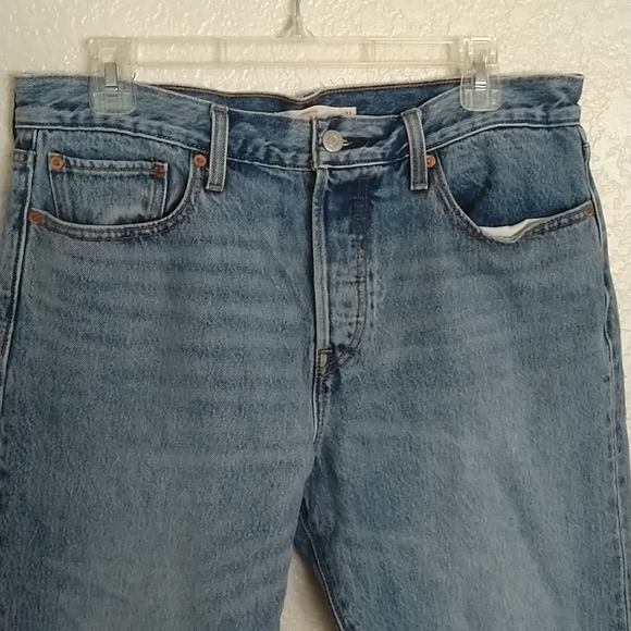 Levi's Wedgie Icon High Rise Fray Hem Straight Leg Ankle Jeans sz 31 - Picture 3 of 9